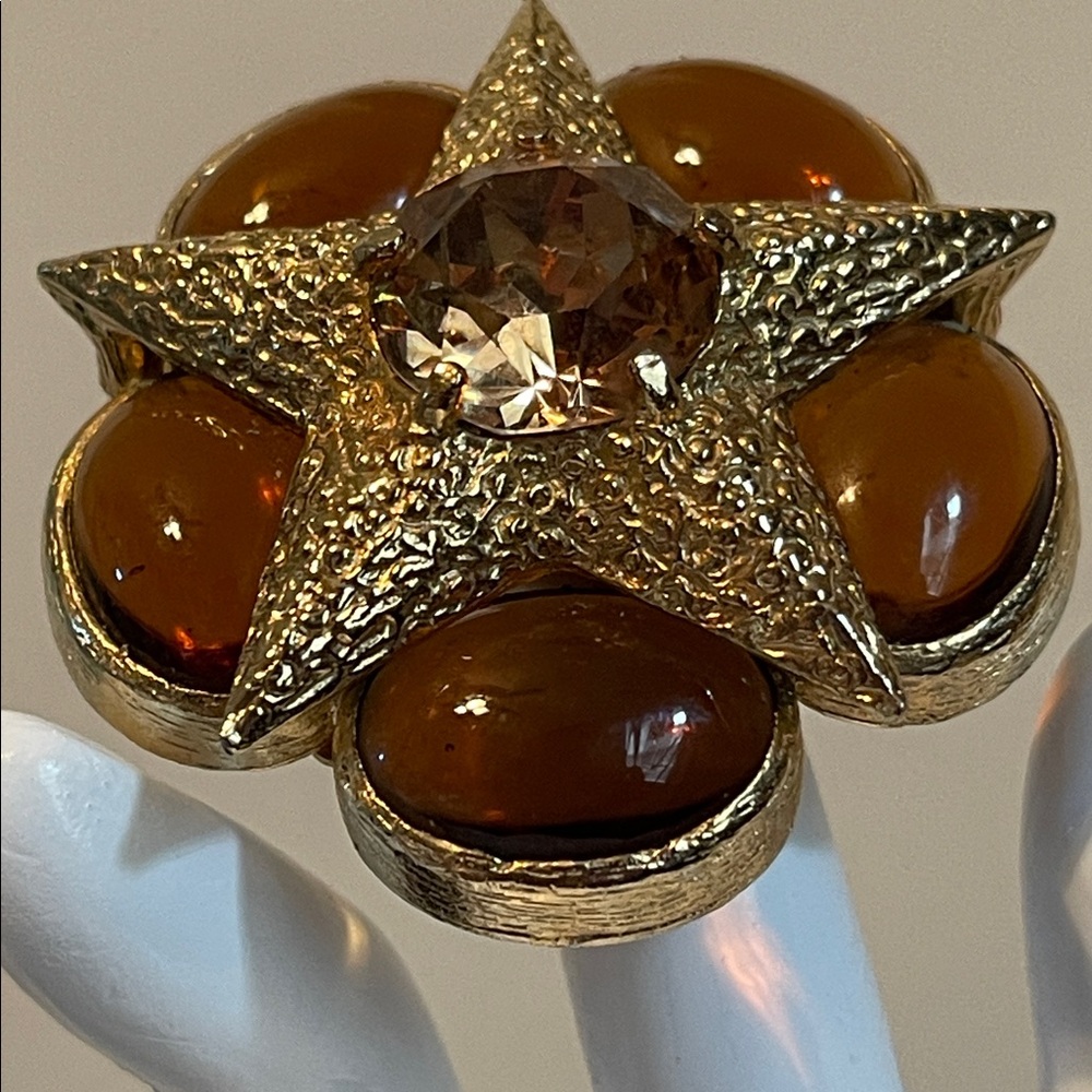 *RARE* Vintage Benedikt NY Amber Colored Glass Cabochon Star Brooch - Picture 3 of 11